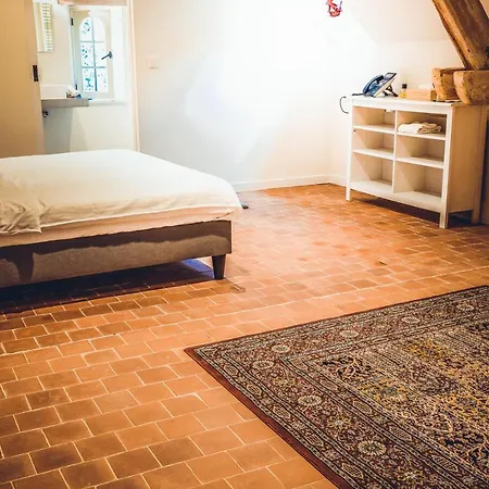 Colonie 7 - Gastenkamers Hotell *